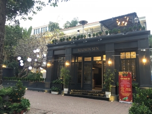 Nh&agrave; h&agrave;ng Maison Sen